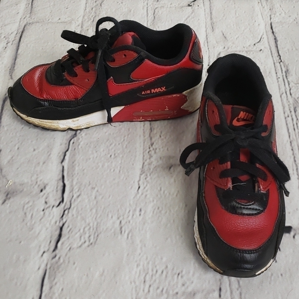 NIKE Air Max 2015 Kids 1Y Sneakers Red and Black Used Condition Retro
